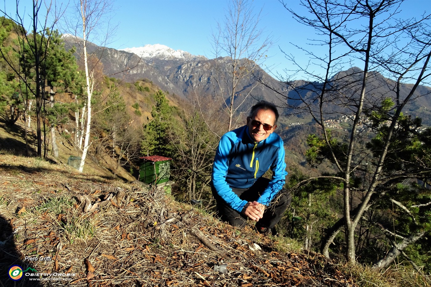 42 Ad un secondo roccolo con vista su Val Serina.JPG